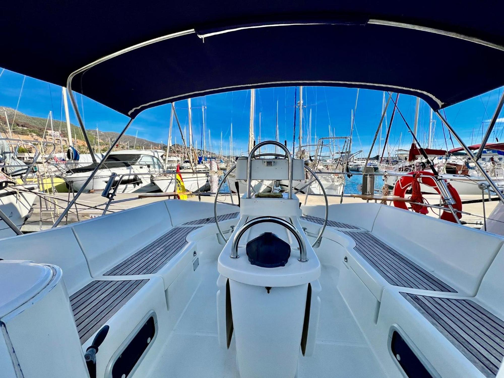 Magnific Sailboat Next To The Beach Bcn Badalona Exterior photo